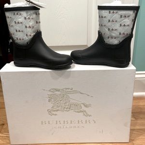 Burberry kids rain boots.